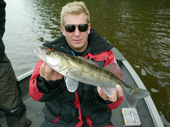 Pro-Guiding-Zander14027