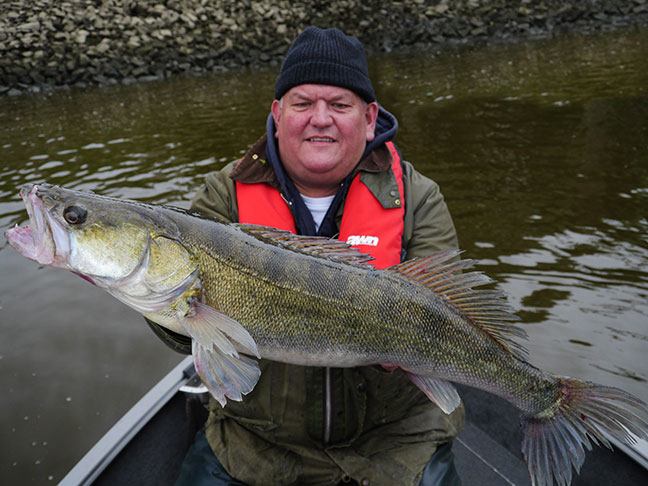 Pro-Guiding-Zander14054