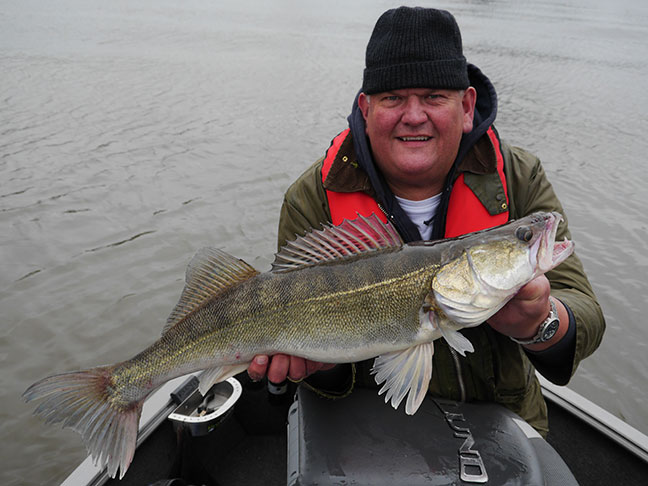 Pro-Guiding-Zander14055