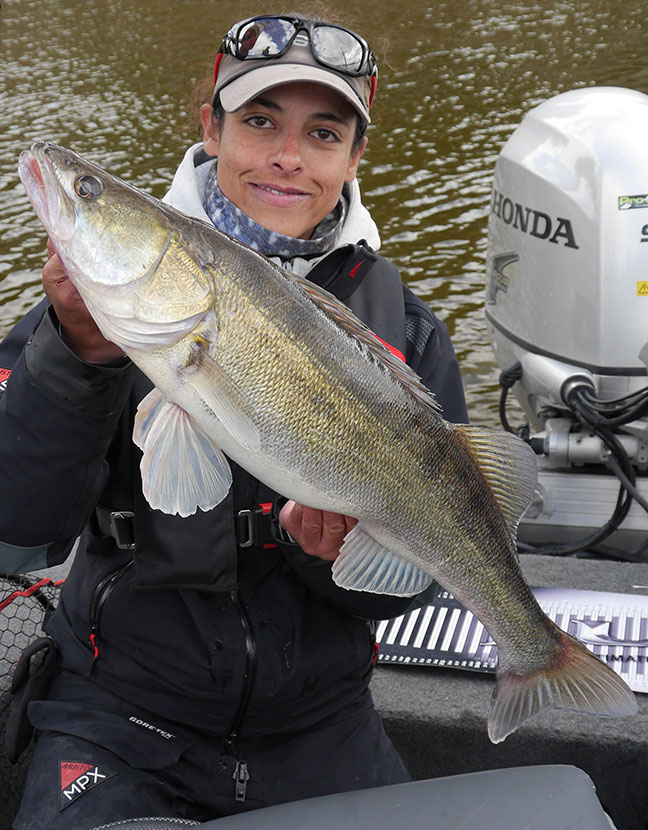 Pro-Guiding-Zander14060