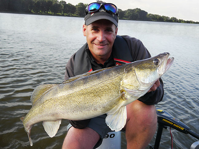 Pro-Guiding-Zander14067