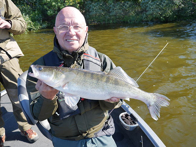 Pro-Guiding-Zander14069