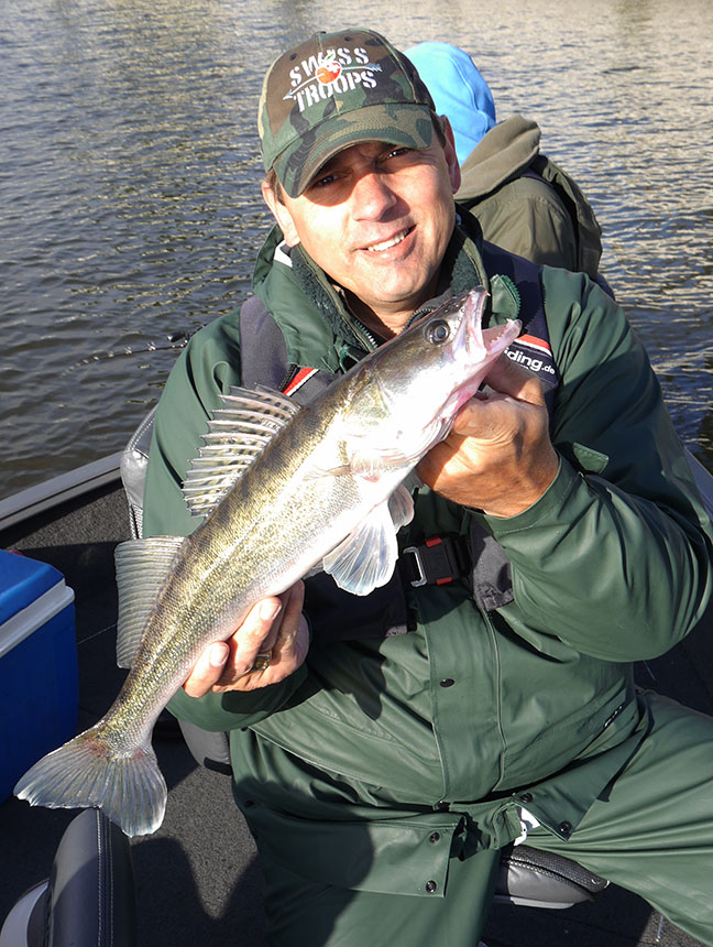 Pro-Guiding-Zander14133