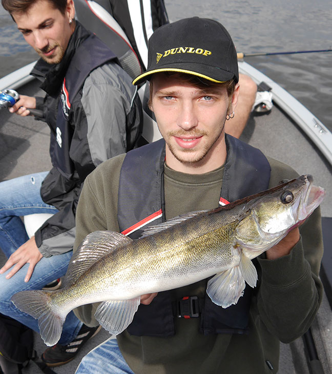 Pro-Guiding-Zander14140