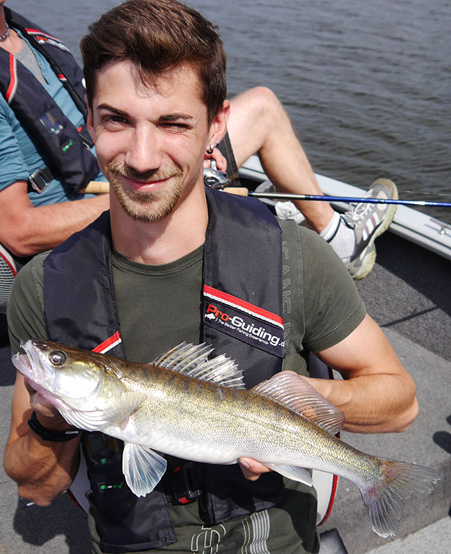 Pro-Guiding-Zander14141