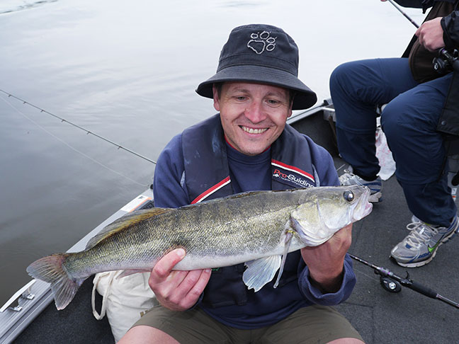 Pro-Guiding-Zander14148