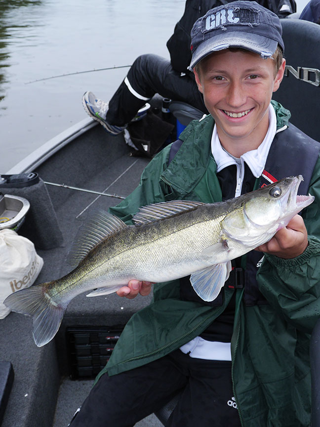 Pro-Guiding-Zander14149