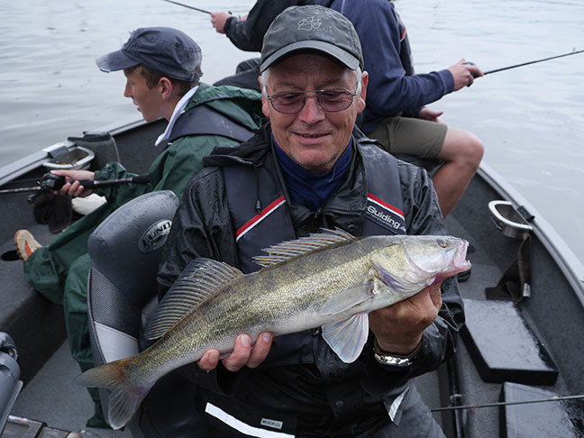 Pro-Guiding-Zander14151
