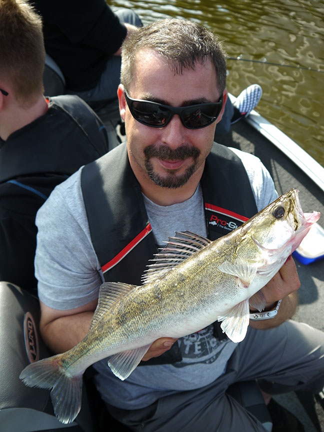 Pro-Guiding-Zander14157