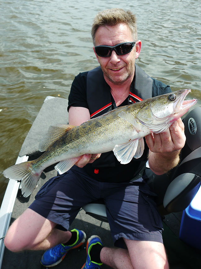 Pro-Guiding-Zander14162