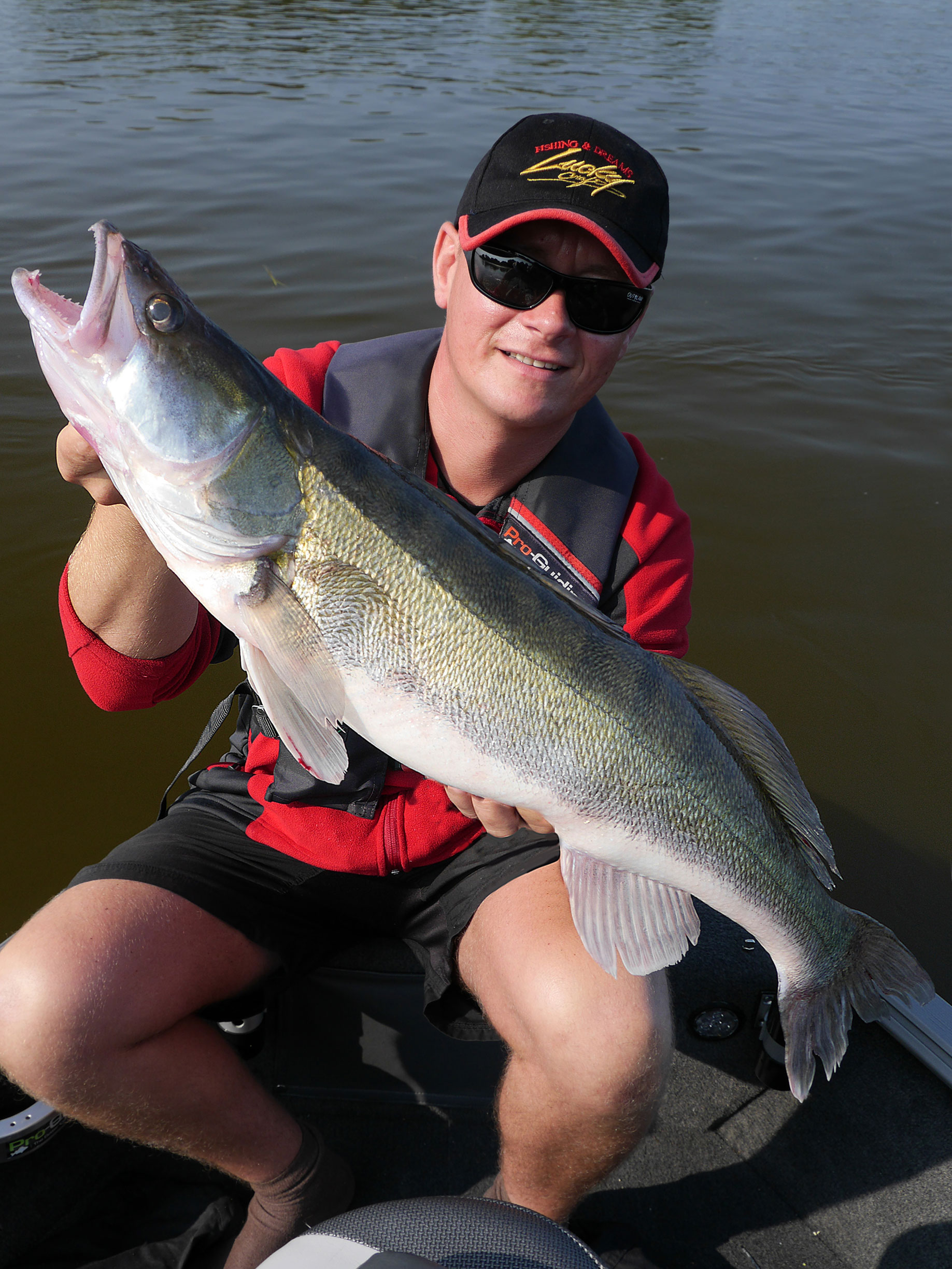 Pro-Guiding-Zander14180