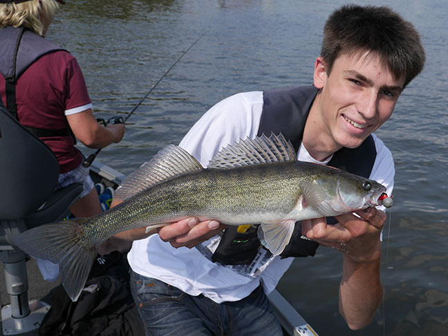Pro-Guiding-Zander14183