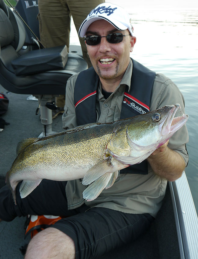 Pro-Guiding-Zander14193
