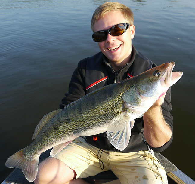 Pro-Guiding-Zander14201