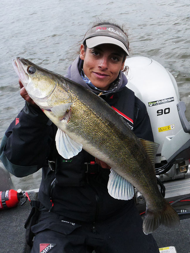 Pro-Guiding-Zander14204