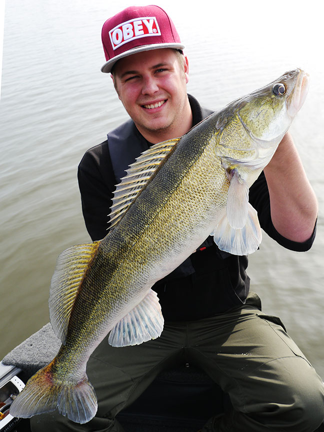 Pro-Guiding-Zander14215