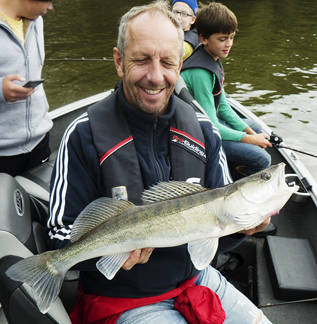 Pro-Guiding-Zander14217