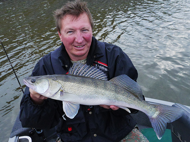 Pro-Guiding-Zander14261