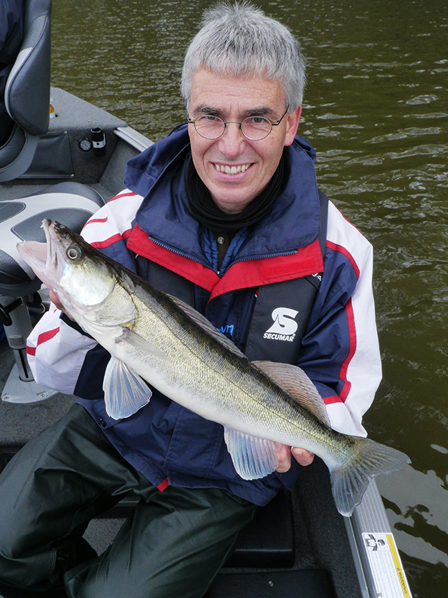 Pro-Guiding-Zander14265