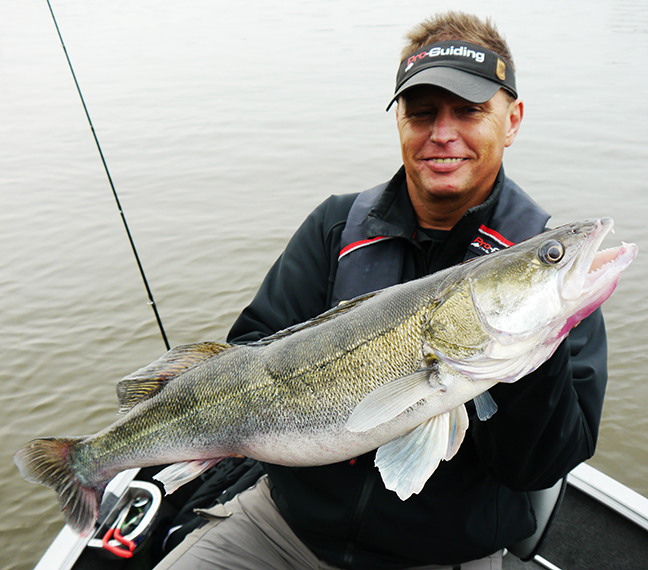 Pro-Guiding-Zander14270