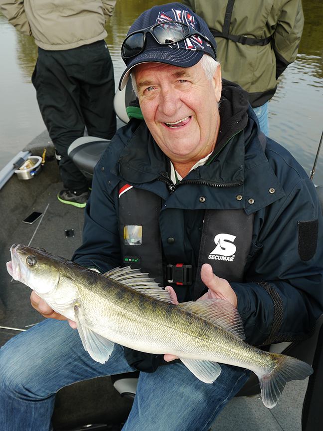 Pro-Guiding-Zander14273