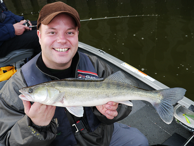 Pro-Guiding-Zander14283
