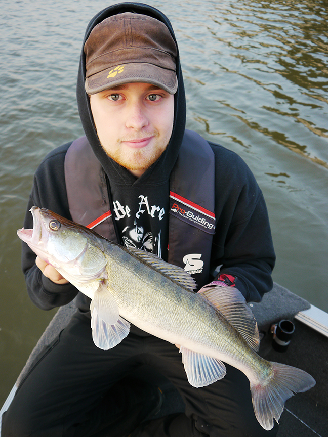 Pro-Guiding-Zander14289