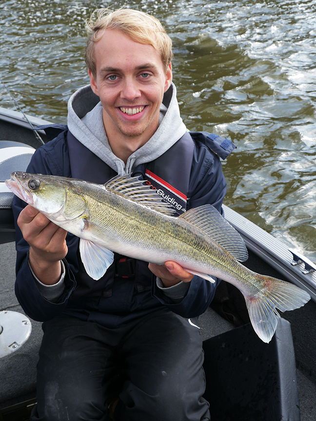 Pro-Guiding-Zander14295