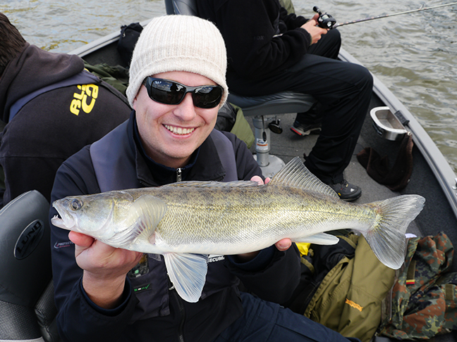 Pro-Guiding-Zander14296