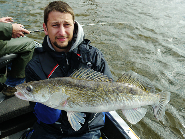 Pro-Guiding-Zander14297