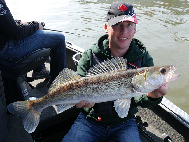 Pro-Guiding-Zander14302