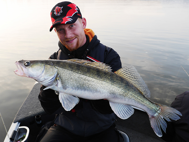Pro-Guiding-Zander14303