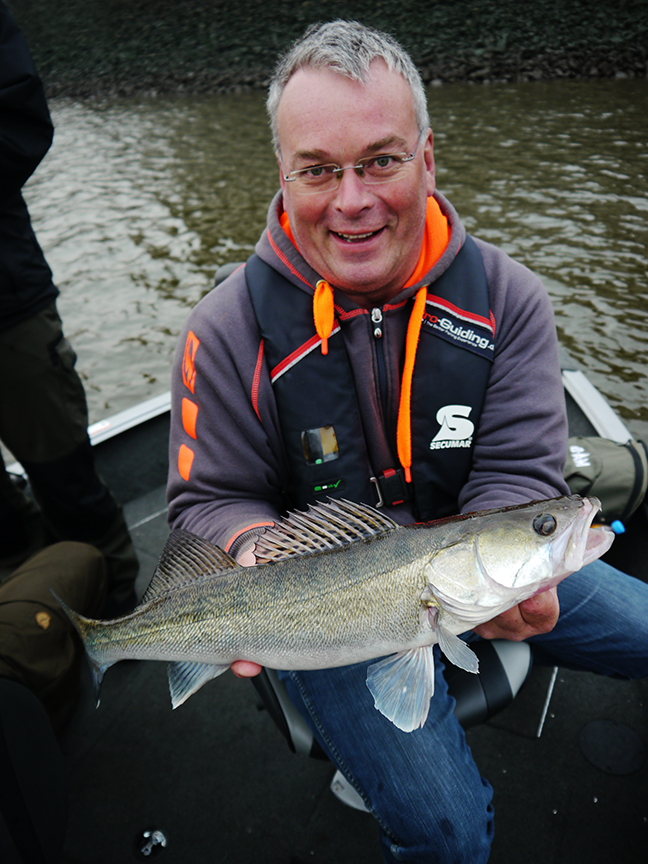 Pro-Guiding-Zander14318