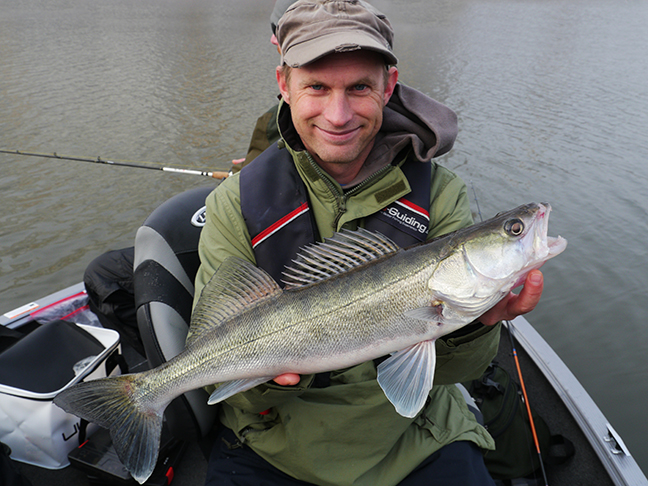 Pro-Guiding-Zander14323