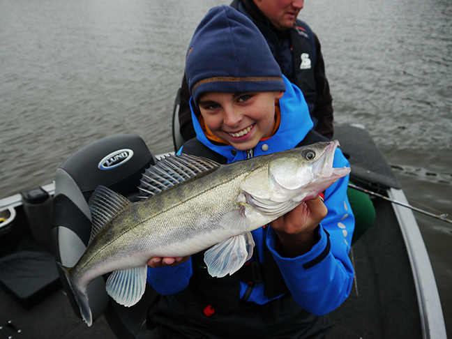 Pro-Guiding-Zander14330