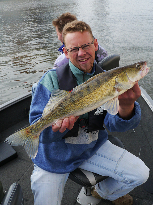 Pro-Guiding-Zander14343