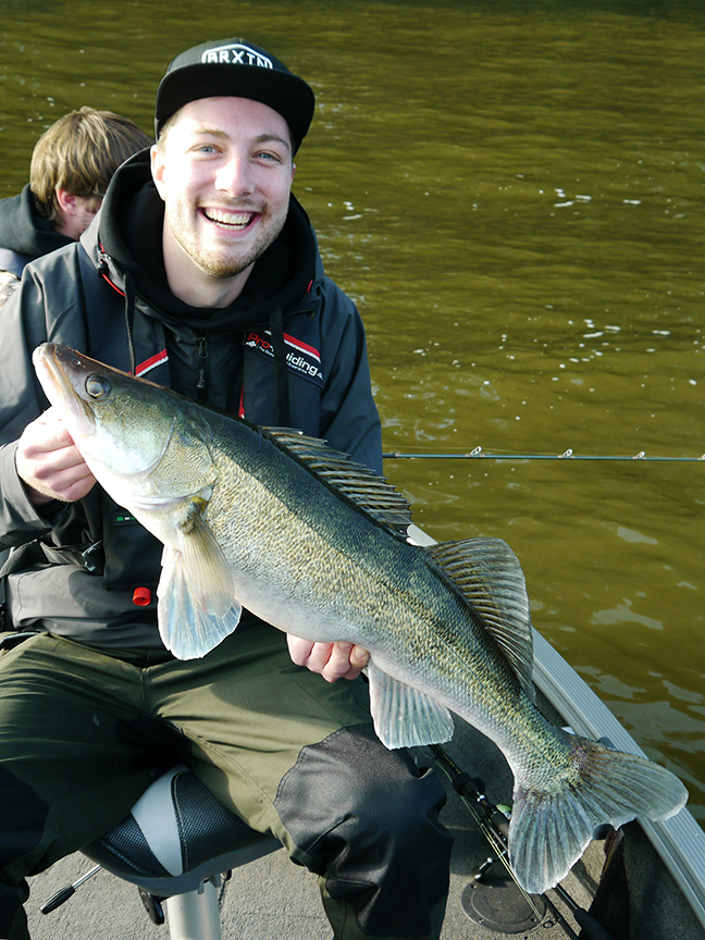 Pro-Guiding-Zander14347
