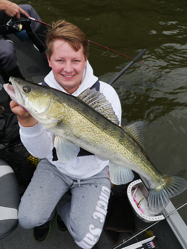 Pro-Guiding-Zander14353