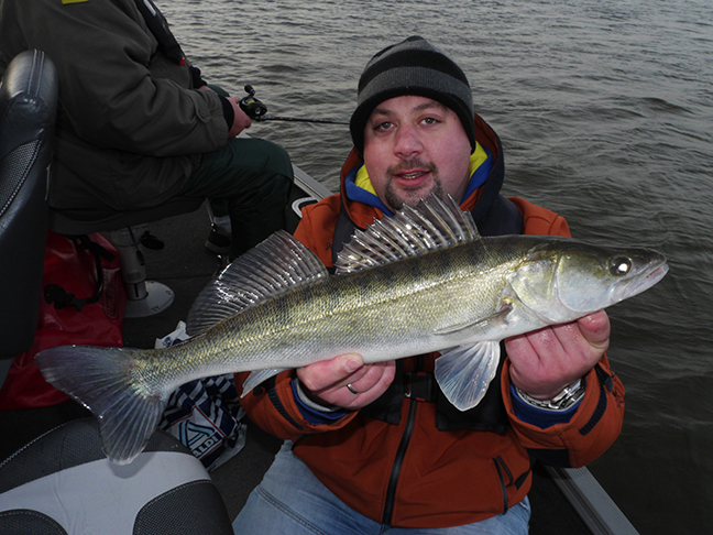 Pro-Guiding-Zander14413