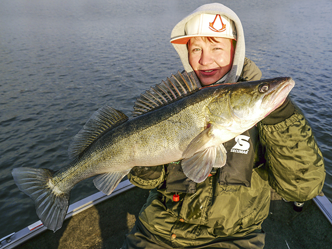 Pro-Guiding-Zander14437