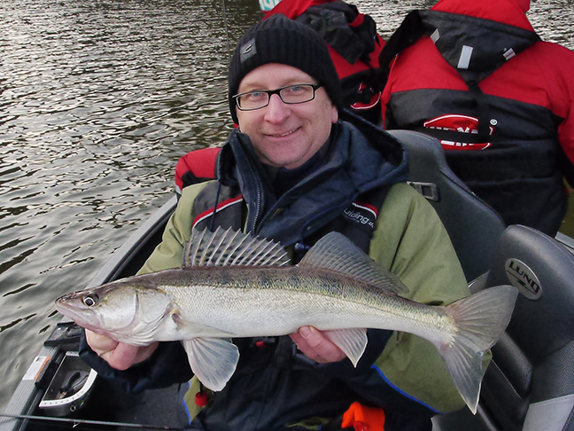 Pro-Guiding-Zander14448