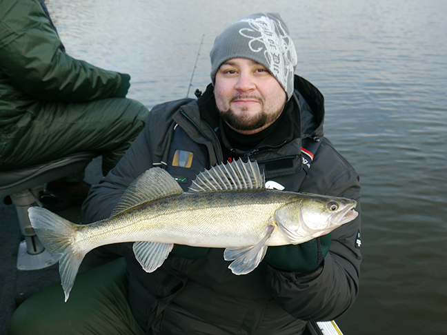 Pro-Guiding-Zander14452