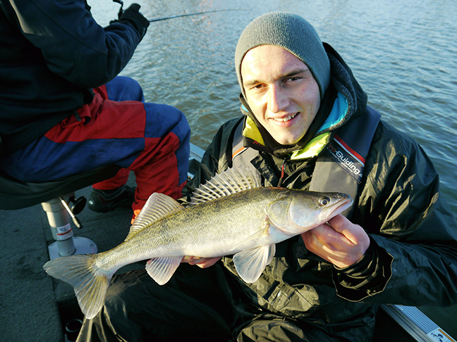 Pro-Guiding-Zander14460