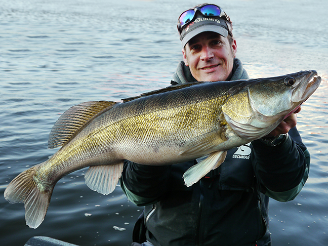 Pro-Guiding-Zander15013