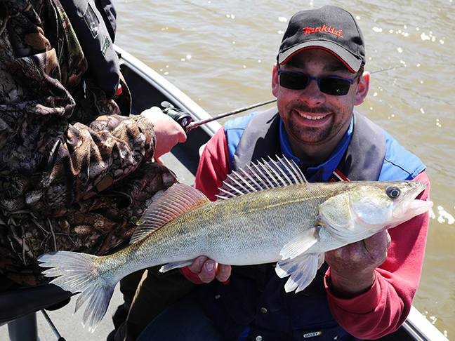 Pro-Guiding-Zander15024