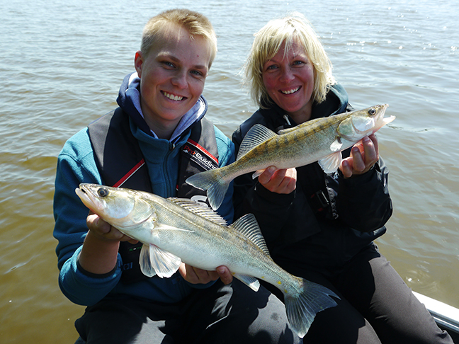 Pro-Guiding-Zander15025