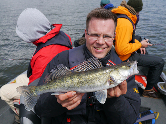 Pro-Guiding-Zander15030