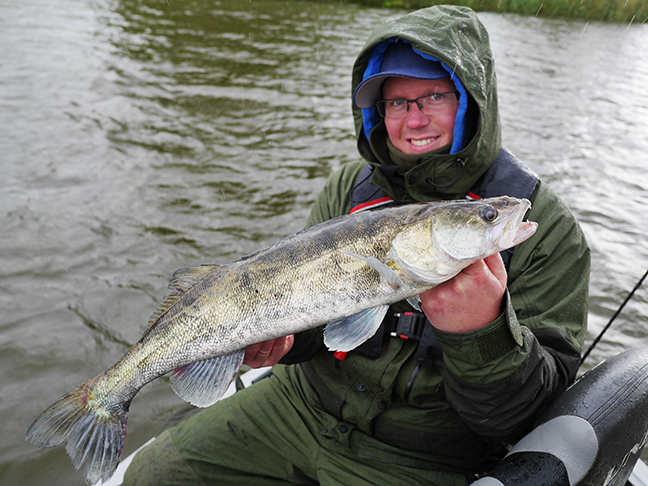 Pro-Guiding-Zander15035