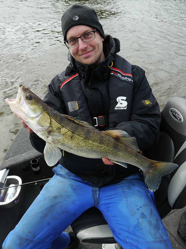 Pro-Guiding-Zander15042
