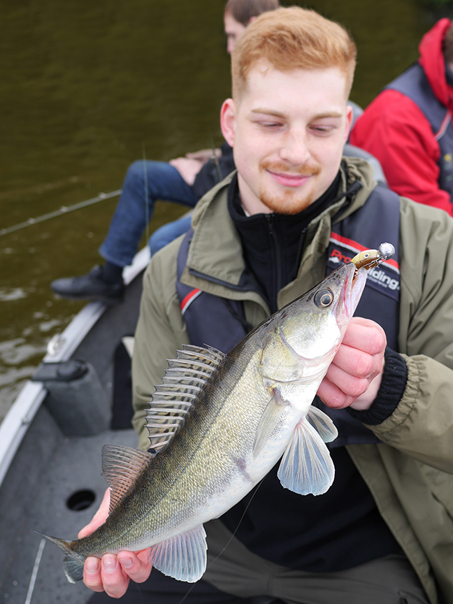 Pro-Guiding-Zander15054